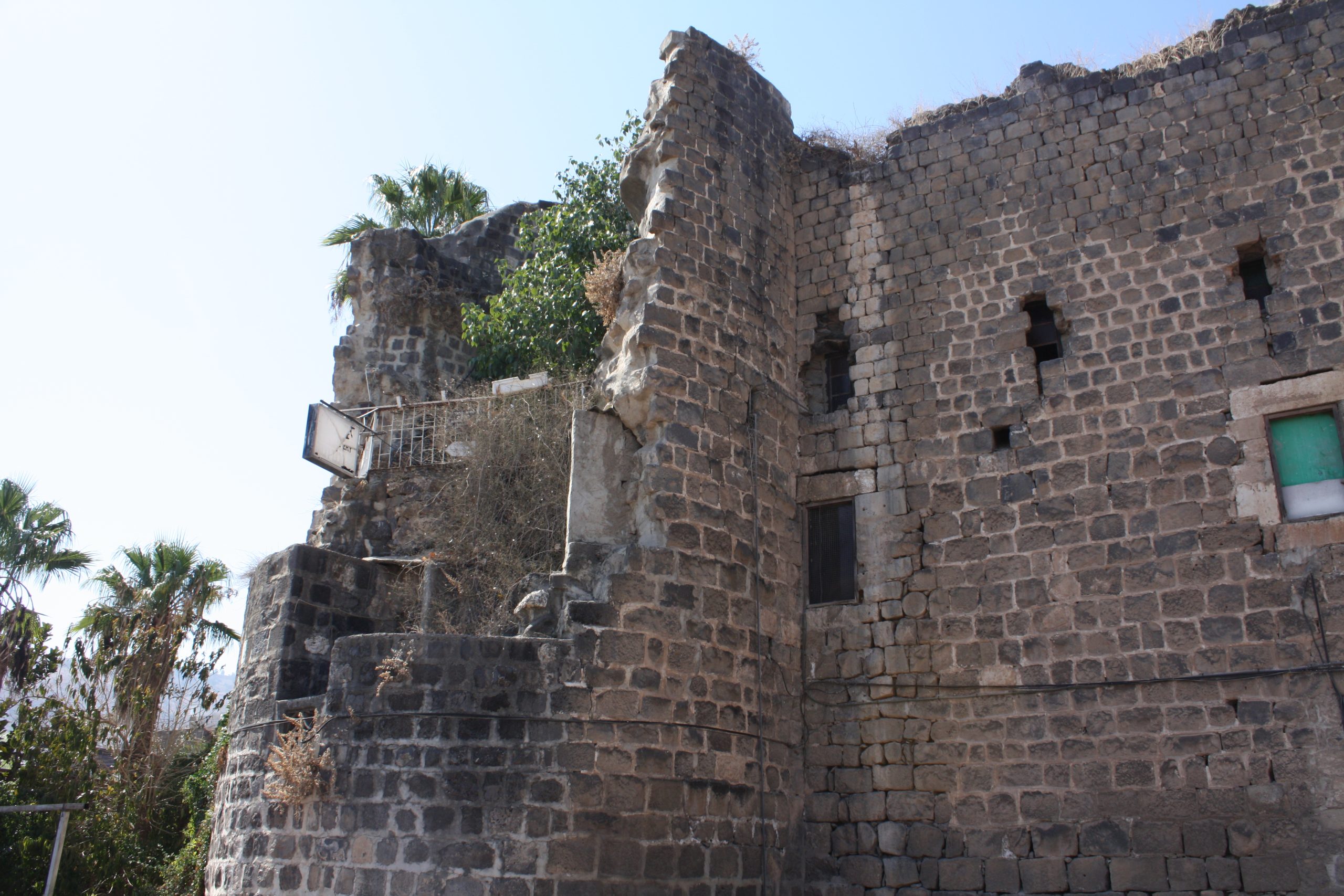 Read more about the article Old_The study of historical earthquakes, damage and environmental effects